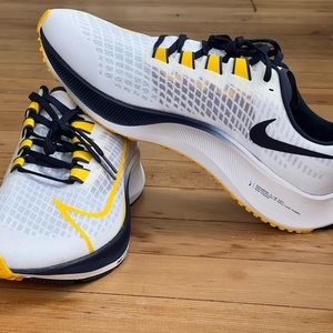 U of M, White Nike Air Zoom Pegasus 37, size 13, NWOT